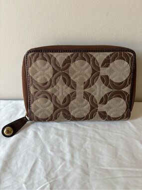 Coach Brown Signature Pattern Zip Wallet